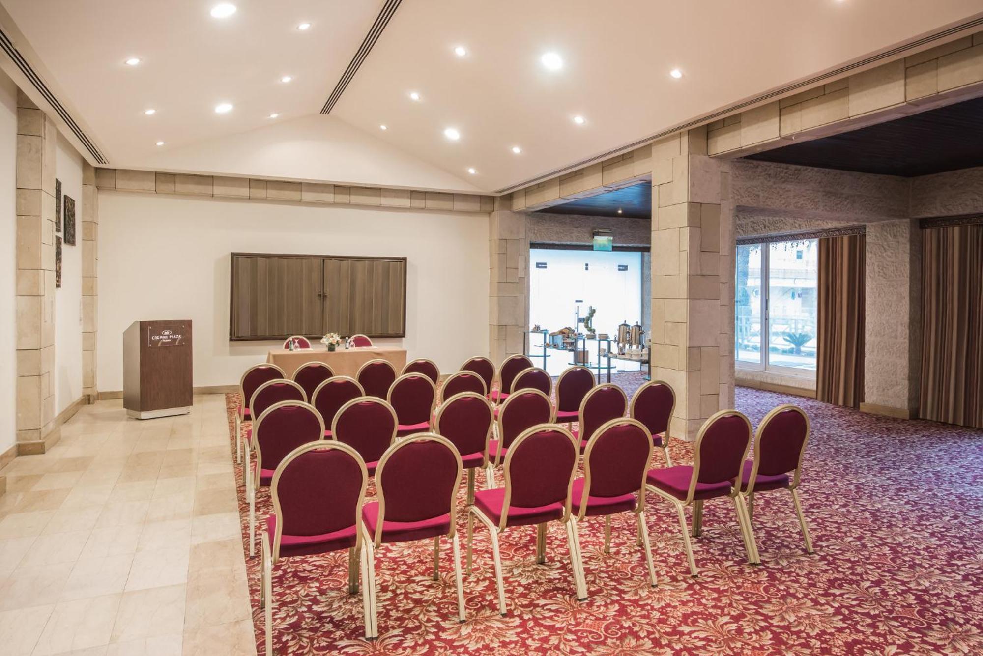 Crowne Plaza By Ihg Hotel 5*
