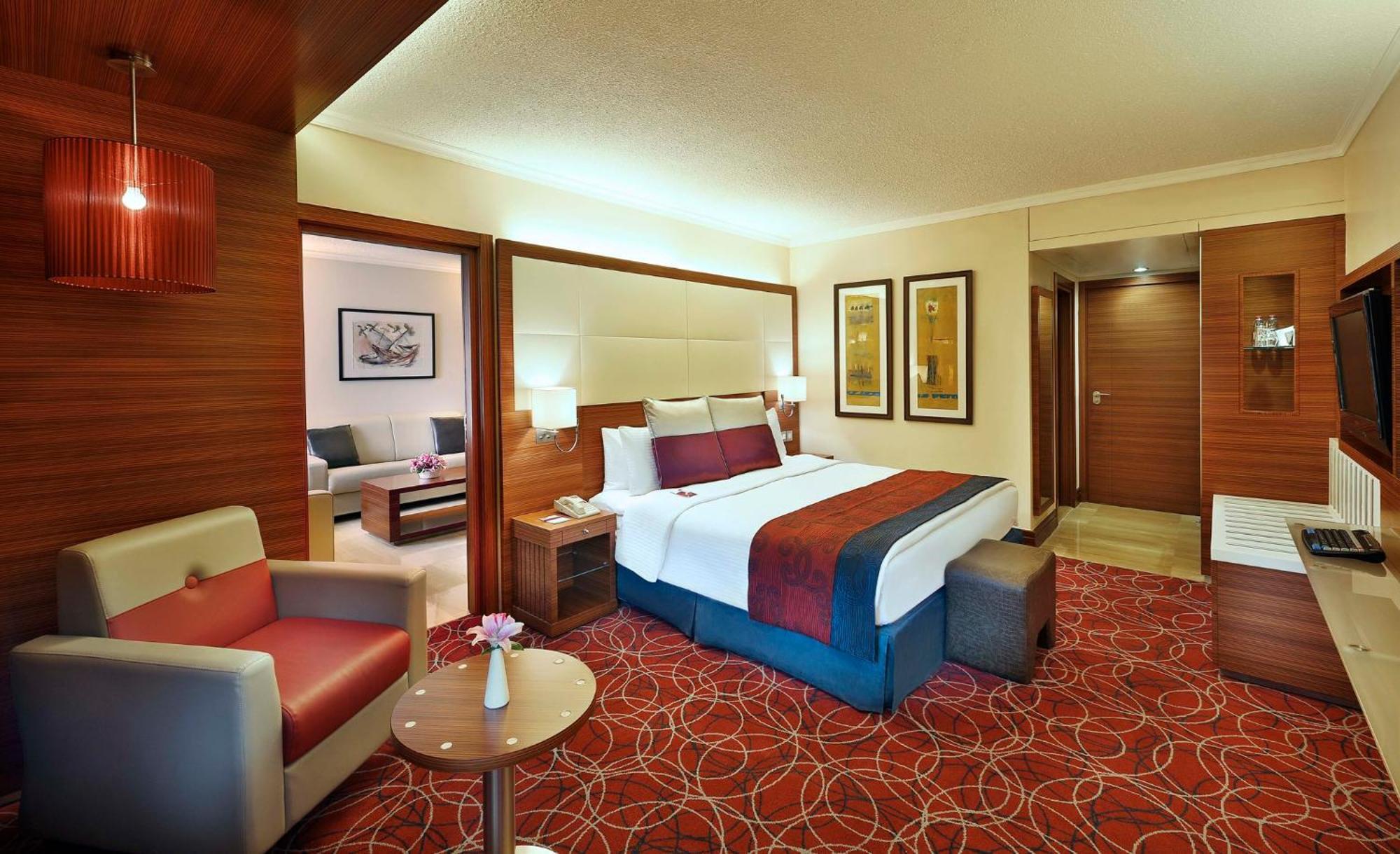 Hotel Crowne Plaza By Ihg 5*