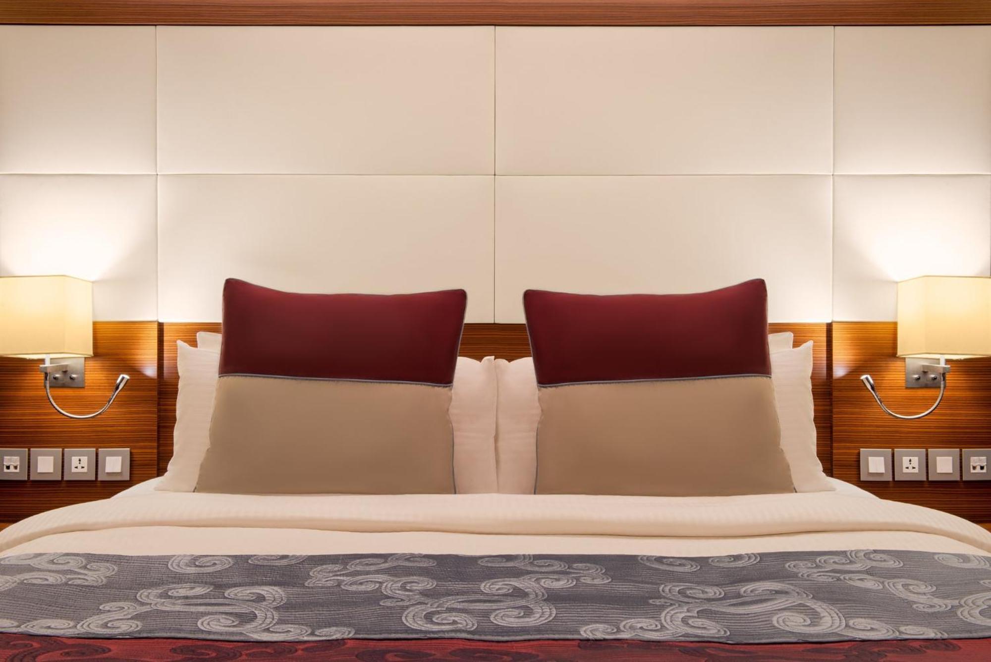 Crowne Plaza By Ihg Hotel 5*