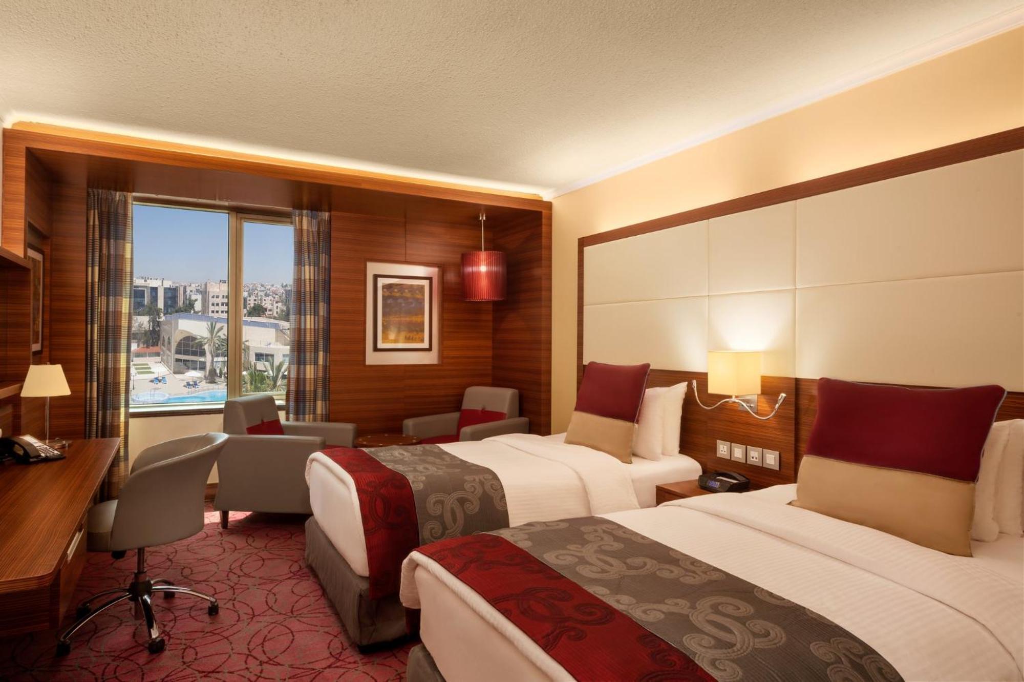 Crowne Plaza By Ihg