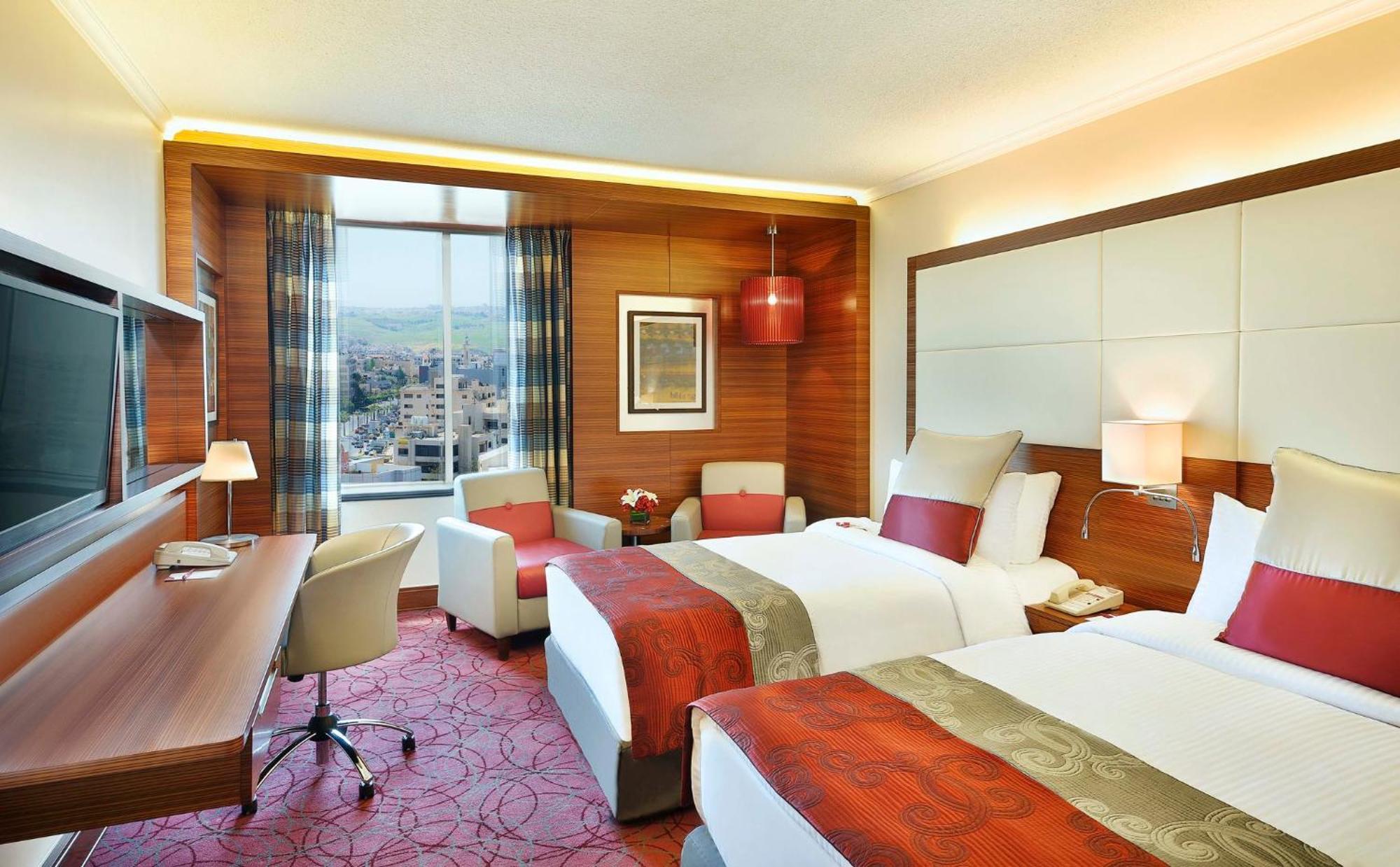 Crowne Plaza By Ihg Hotel