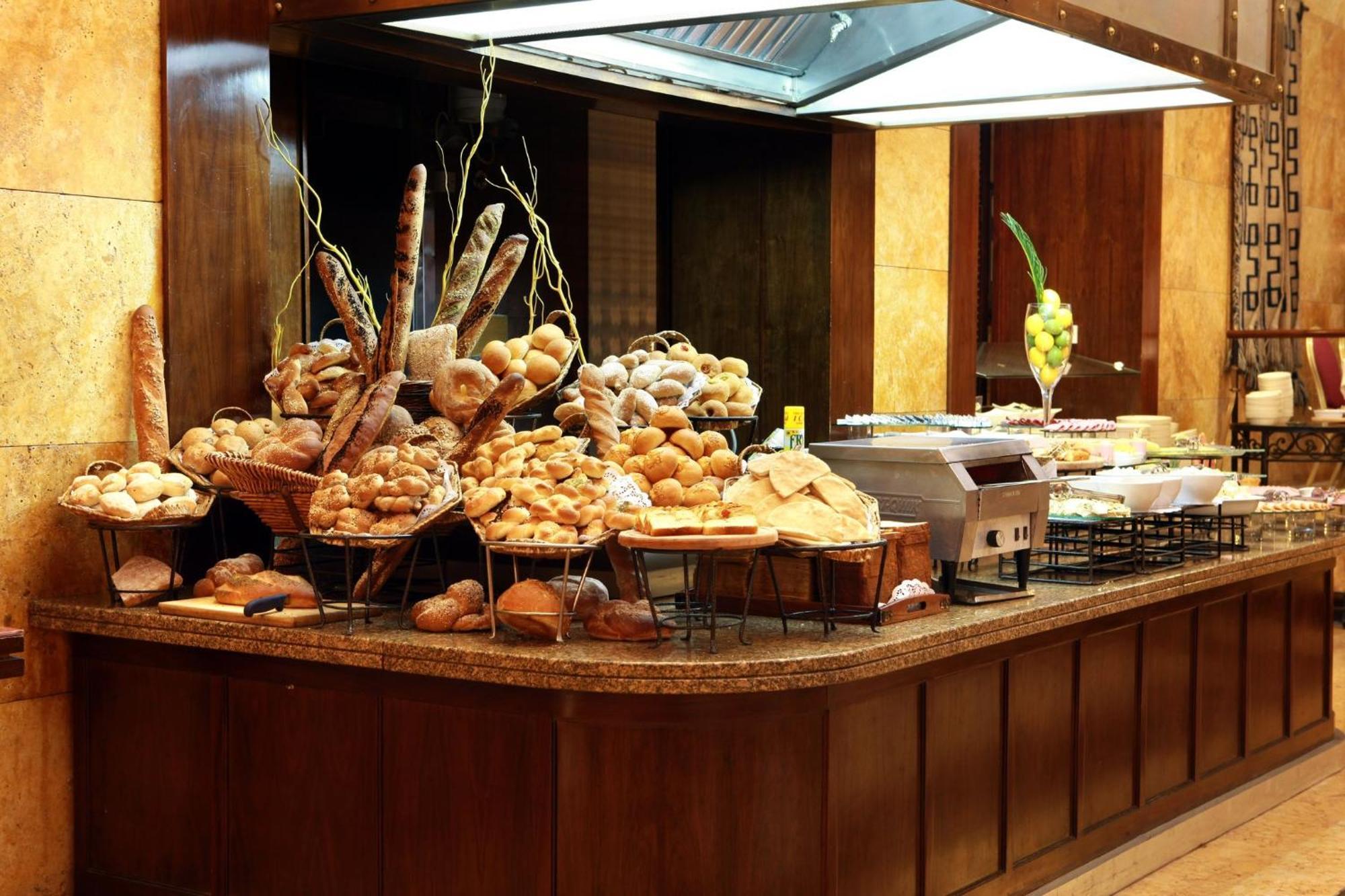 Crowne Plaza By Ihg Hotel 5*