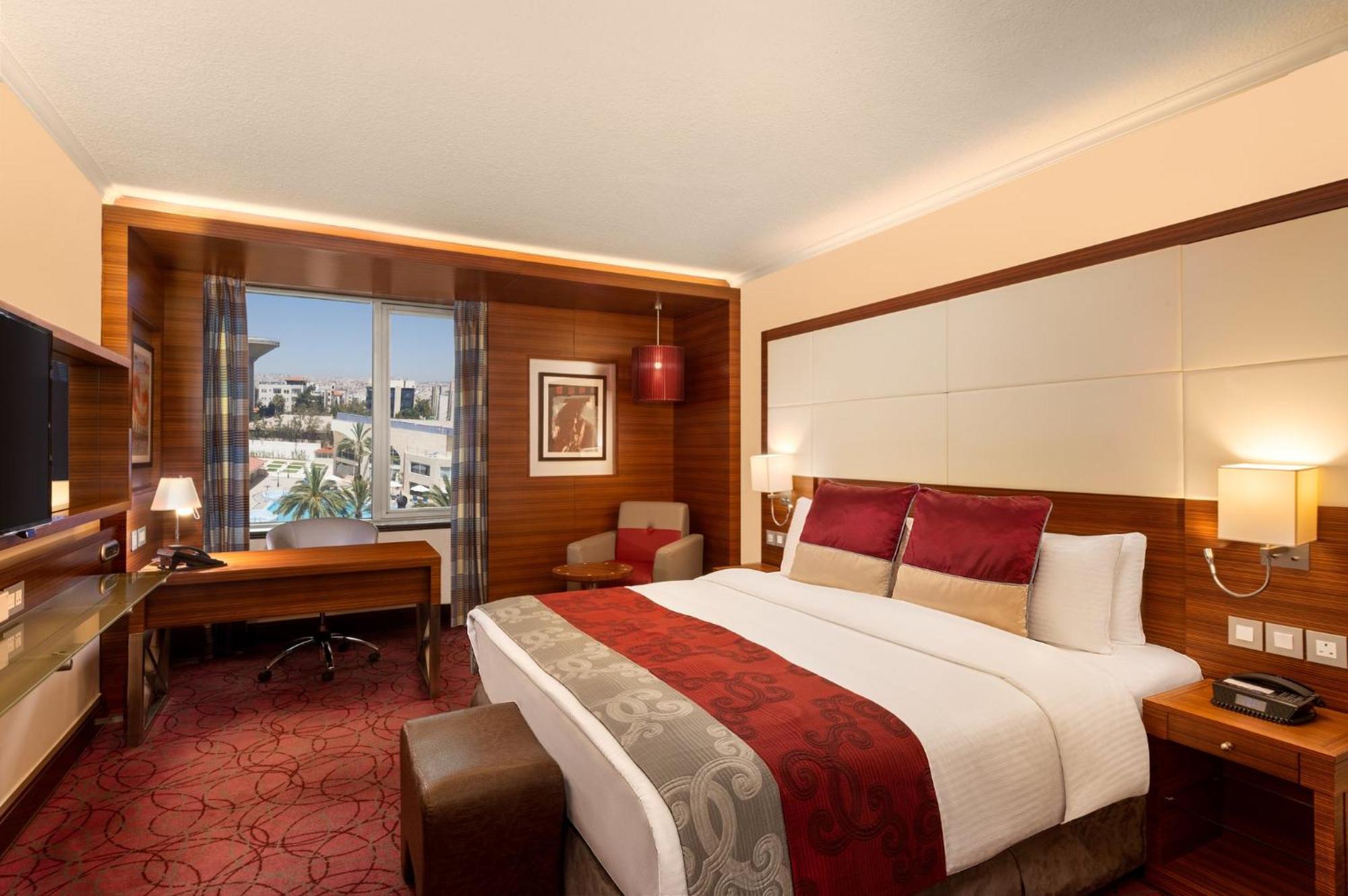 Crowne Plaza By Ihg Hotel 5*