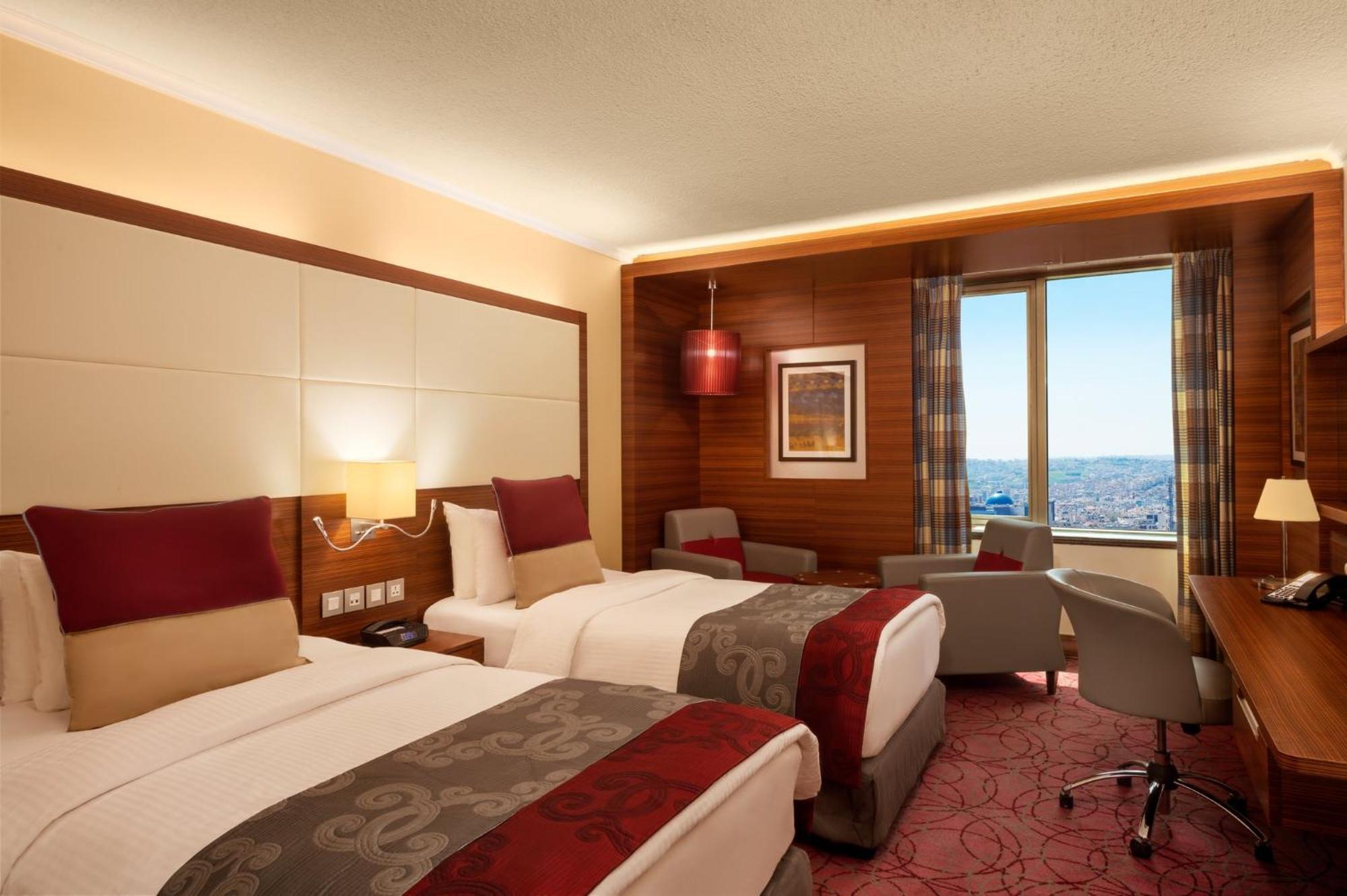 Crowne Plaza By Ihg 5*