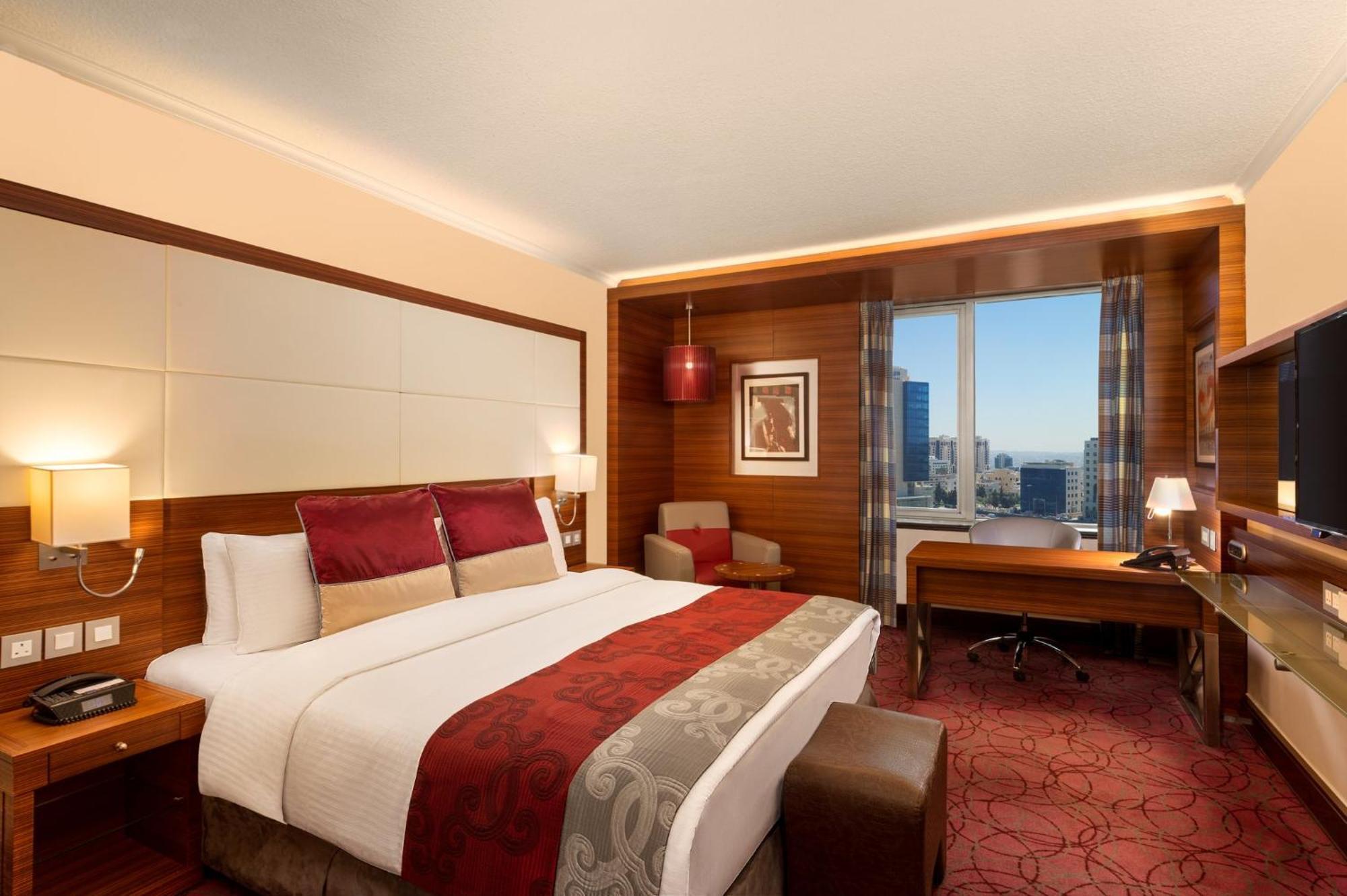 Crowne Plaza By Ihg Hotel